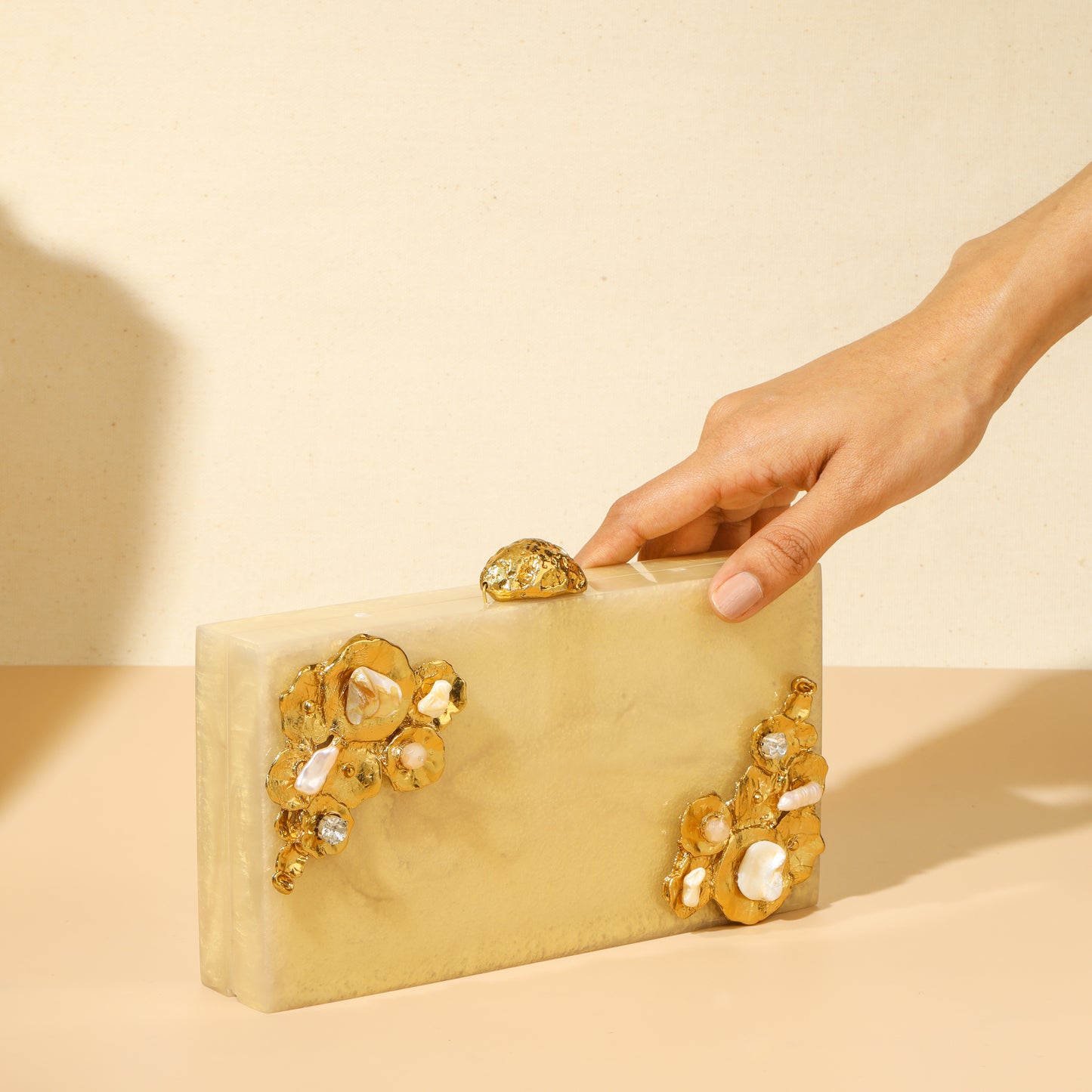 Tiramisu Pearl Bloom Minaudiere