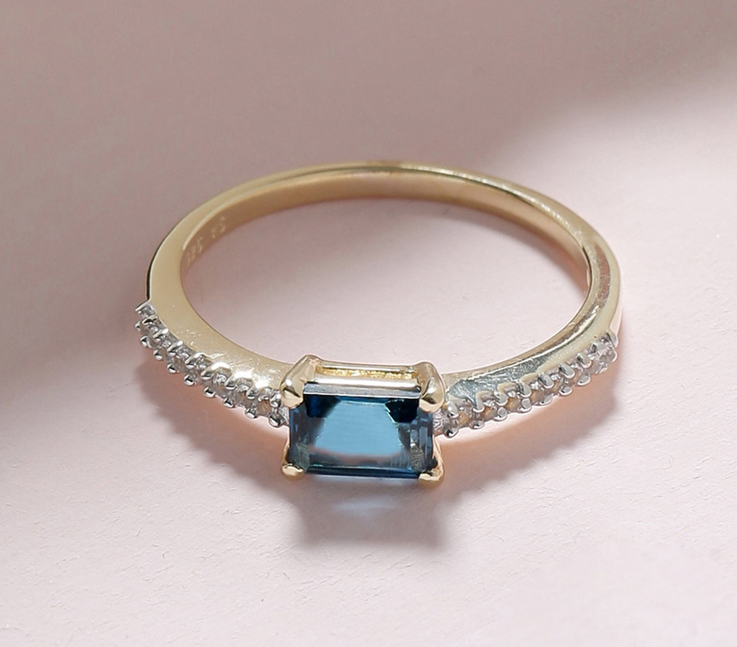 Tiramisu 0.92 Ct London Blue Topaz Solid 10k Yellow Gold Ring Jewelry